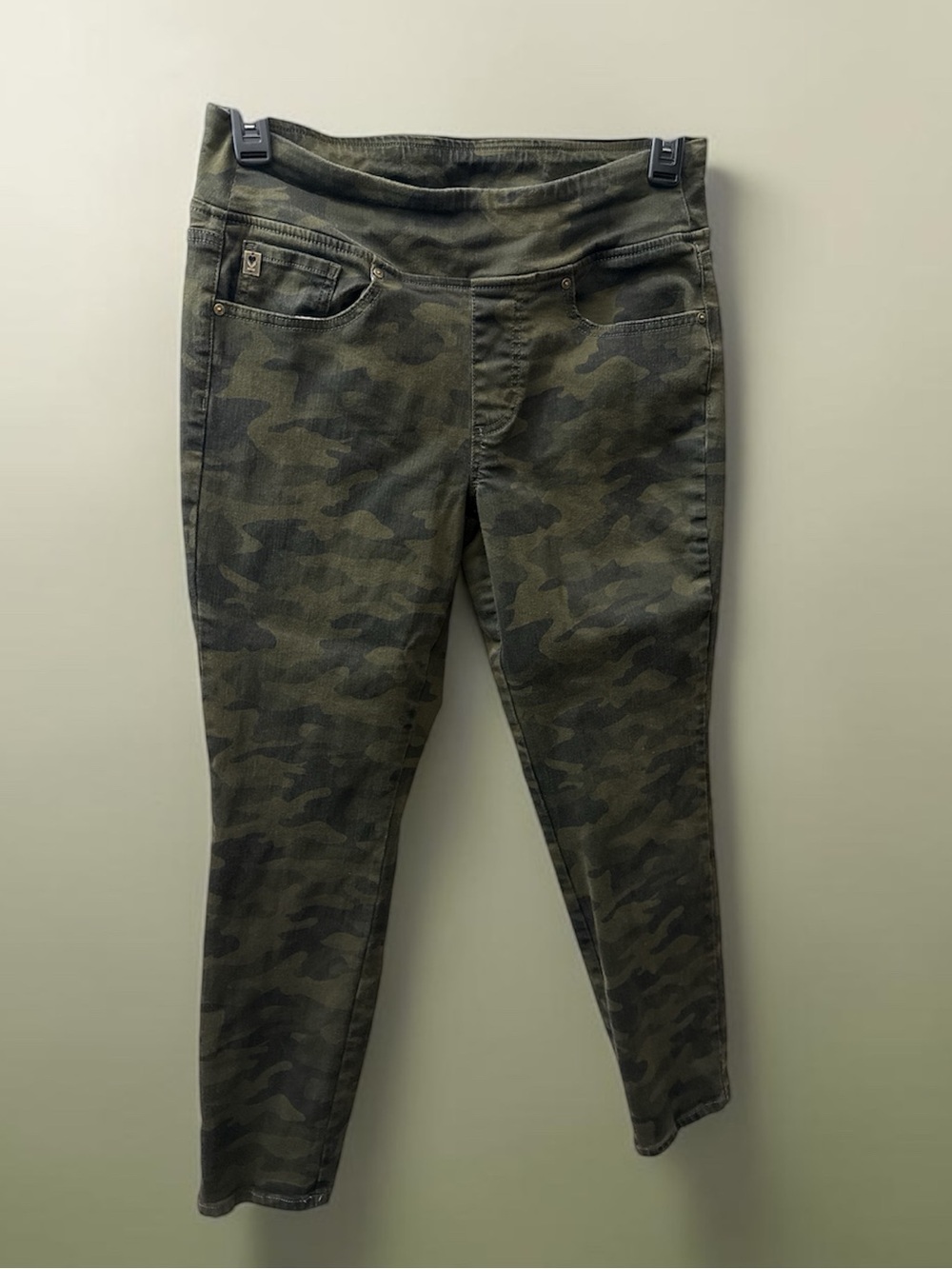 Belle by Kim Gravel TripleLuxe Twill Camo Slim Leg Jeans - Size 12